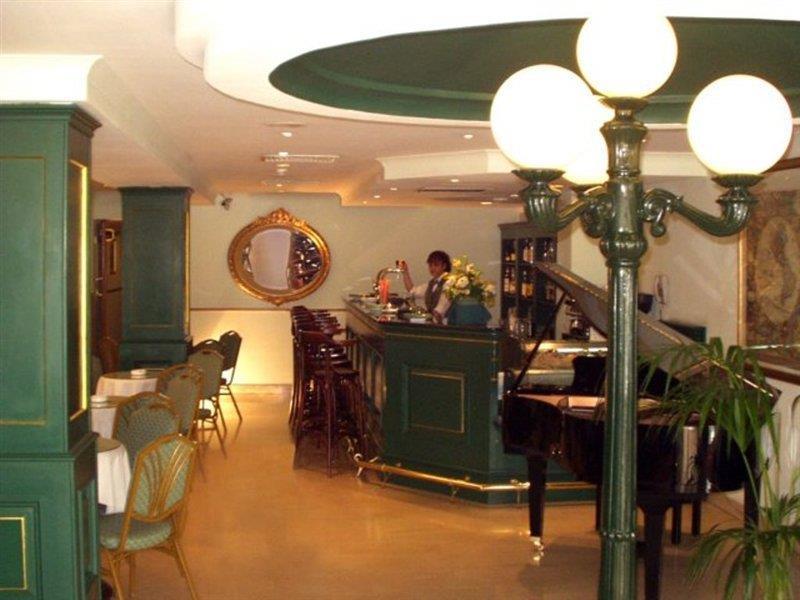 The Crown Hotel Buġibba Esterno foto